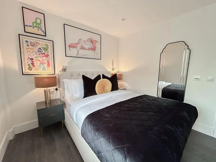 Modern One Bedroom Flat In The Heart Of London