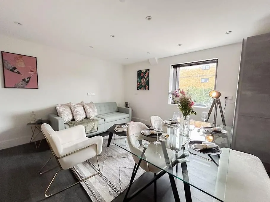 Modern One Bedroom Flat In The Heart Of London Apartment