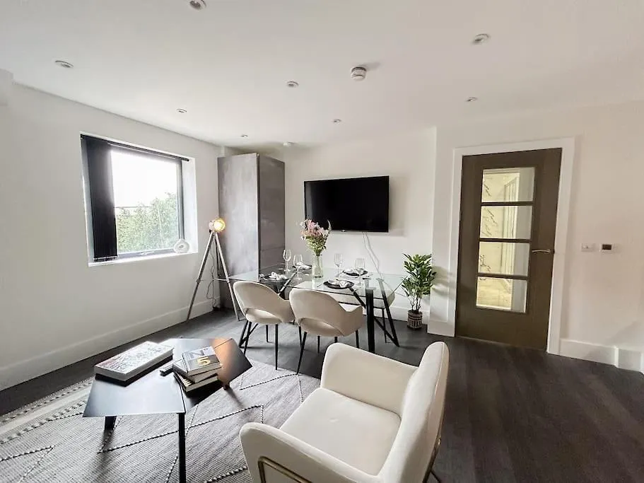 Modern One Bedroom Flat In The Heart Of London