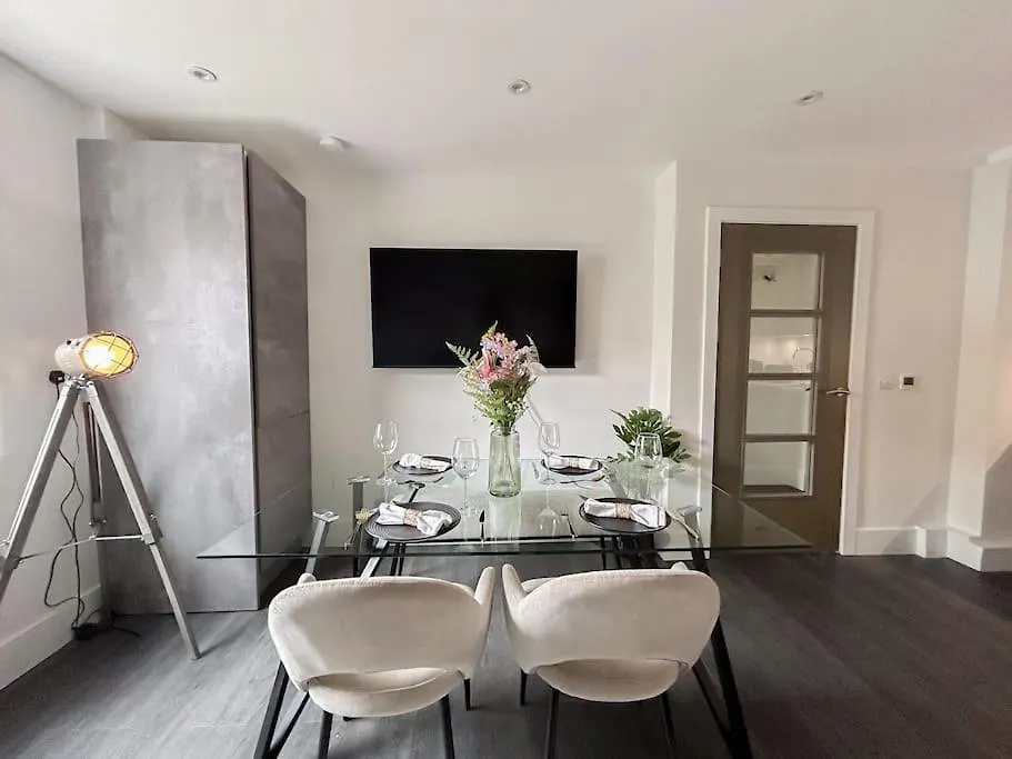 Modern One Bedroom Flat In The Heart Of London 0*,  United Kingdom