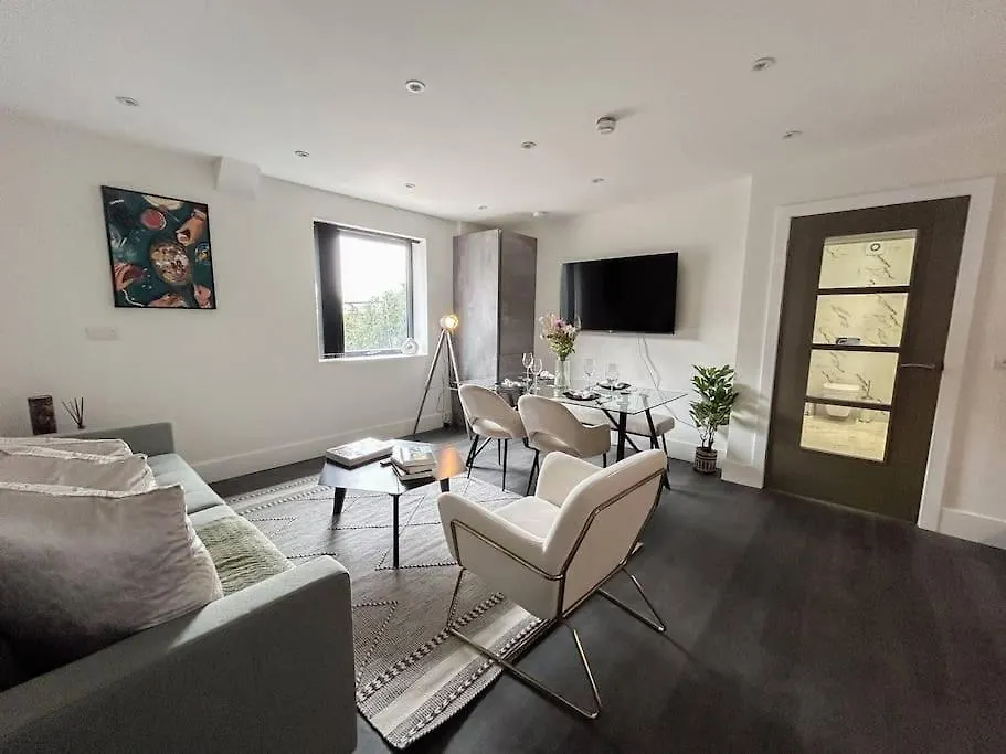 Modern One Bedroom Flat In The Heart Of London 0*,