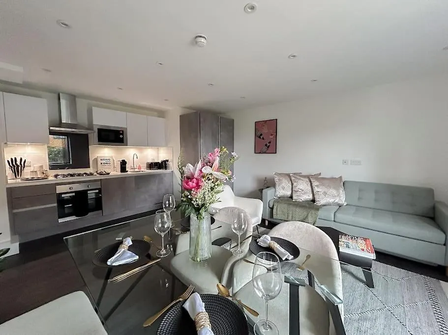 Modern One Bedroom Flat In The Heart Of London